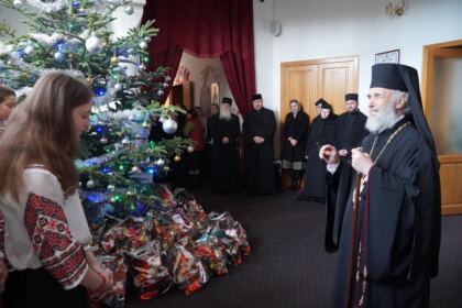 Liturghie şi filantropie în prima zi a noului an la Galaţi – fotografia 19