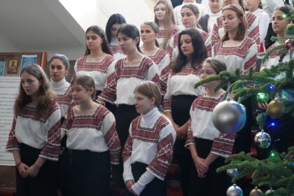 Liturghie şi filantropie în prima zi a noului an la Galaţi – fotografia 23