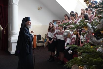 Liturghie şi filantropie în prima zi a noului an la Galaţi – fotografia 24
