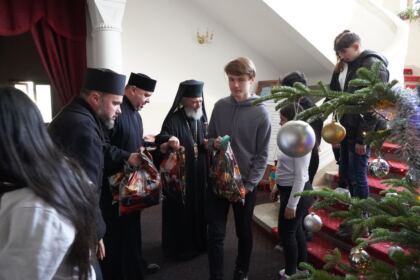 Liturghie şi filantropie în prima zi a noului an la Galaţi – fotografia 29