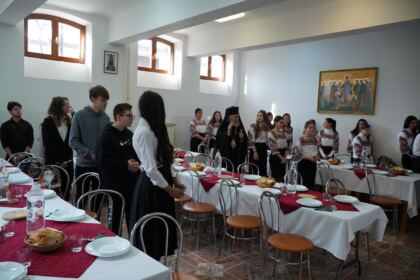 Liturghie şi filantropie în prima zi a noului an la Galaţi – fotografia 32