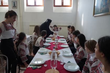 Liturghie şi filantropie în prima zi a noului an la Galaţi – fotografia 33
