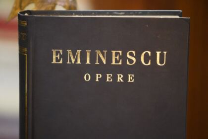 Poetul naţional Mihai Eminescu, omagiat de elevii seminarişti gălăţeni – fotografia 7
