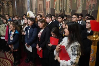 Poetul naţional Mihai Eminescu, omagiat de elevii seminarişti gălăţeni – fotografia 11
