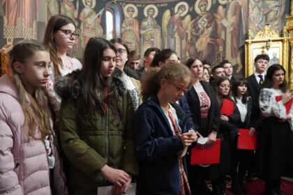 Poetul naţional Mihai Eminescu, omagiat de elevii seminarişti gălăţeni – fotografia 14
