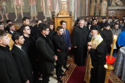 Poetul naţional Mihai Eminescu, omagiat de elevii seminarişti gălăţeni – fotografia 19