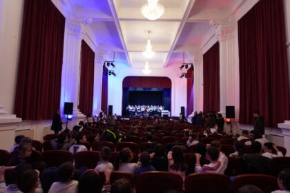 Poetul naţional Mihai Eminescu, omagiat de elevii seminarişti gălăţeni – fotografia 4