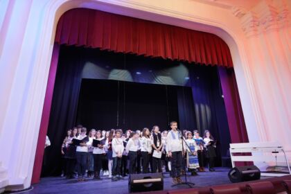 Poetul naţional Mihai Eminescu, omagiat de elevii seminarişti gălăţeni – fotografia 5