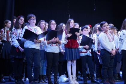 Poetul naţional Mihai Eminescu, omagiat de elevii seminarişti gălăţeni – fotografia 8