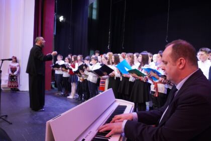 Poetul naţional Mihai Eminescu, omagiat de elevii seminarişti gălăţeni – fotografia 9