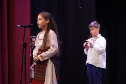 Poetul naţional Mihai Eminescu, omagiat de elevii seminarişti gălăţeni – fotografia 19