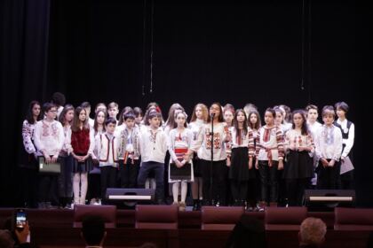 Poetul naţional Mihai Eminescu, omagiat de elevii seminarişti gălăţeni – fotografia 22