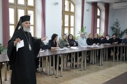 Simpozion studenţesc dedicat Sfinţilor Trei Ierarhi – fotografia 5