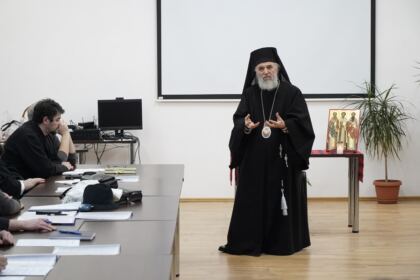 Simpozion studenţesc dedicat Sfinţilor Trei Ierarhi – fotografia 10