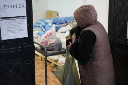 Rugăciune şi filantropie la sărbătoarea Sfântului Ioan Gură de Aur – fotografia 13