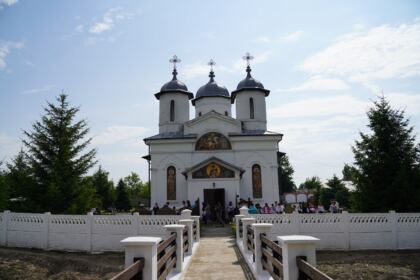 Activităţi de vară pentru copiii din trei comunităţi gălăţene – fotografia 1