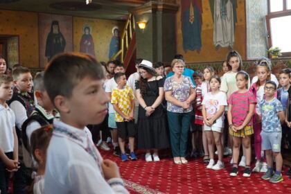Activităţi de vară pentru copiii din trei comunităţi gălăţene – fotografia 9