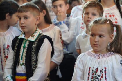 Activităţi de vară pentru copiii din trei comunităţi gălăţene – fotografia 20
