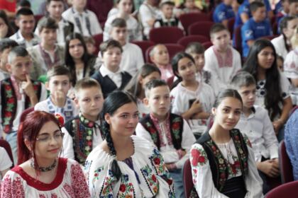 Activităţi de vară pentru copiii din trei comunităţi gălăţene – fotografia 31