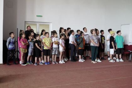 Activităţi de vară pentru copiii din trei comunităţi gălăţene – fotografia 32
