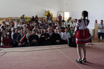 Activităţi de vară pentru copiii din trei comunităţi gălăţene – fotografia 41