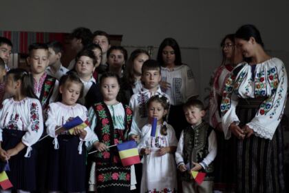 Activităţi de vară pentru copiii din trei comunităţi gălăţene – fotografia 51