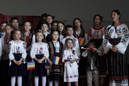Activităţi de vară pentru copiii din trei comunităţi gălăţene – fotografia 54