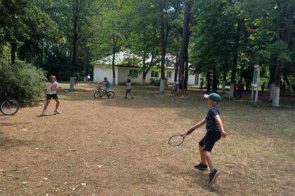 Activităţi de vară pentru copiii din satele Fundeanu şi Nicopole – fotografia 13
