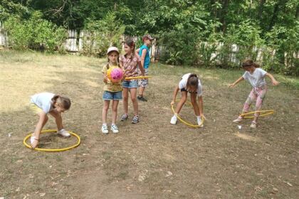 Activităţi de vară pentru copiii din satele Fundeanu şi Nicopole – fotografia 28