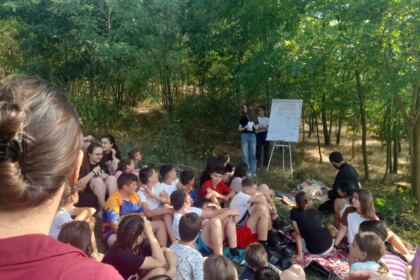 Activităţi de vară pentru 75 de copii la Mănăstirea Cârlomăneşti – fotografia 3