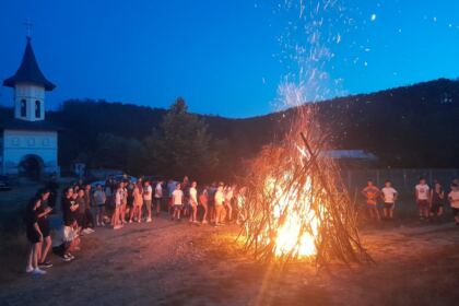 Activităţi de vară pentru 75 de copii la Mănăstirea Cârlomăneşti – fotografia 7