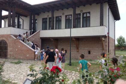 Excursie pentru 50 de copii la Mănăstirea Măxineni – fotografia 5