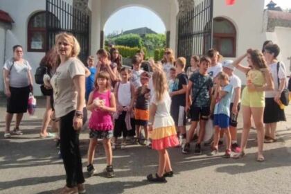 Excursie pentru copiii de la Centrul „Sf. Antonie cel Mare“ din Galaţi – fotografia 4