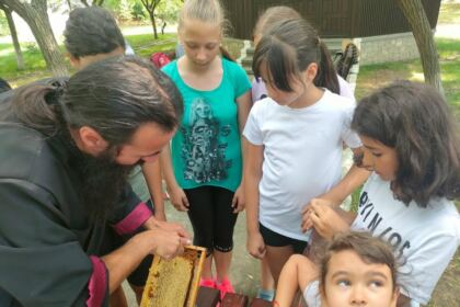 Activităţi de vară pentru copiii din trei parohii brăilene – fotografia 5