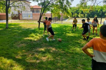 Activităţi de vară pentru copiii din trei parohii brăilene – fotografia 7