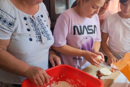 Activităţi de vară pentru copiii din trei parohii brăilene – fotografia 10