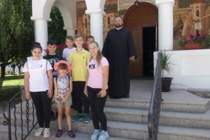 Activităţi de vară pentru copiii din trei parohii brăilene – fotografia 2