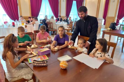 Activităţi de vară pentru copiii din trei parohii brăilene – fotografia 7