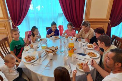 Activităţi de vară pentru copiii din trei parohii brăilene – fotografia 13