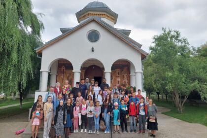 Mănăstirea Măxineni – loc de popas duhovnicesc pentru 40 de copii – fotografia 1