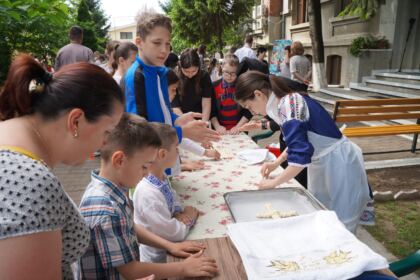 Manifestări cultural-artistice de Ziua Copilului la Galaţi – fotografia 43