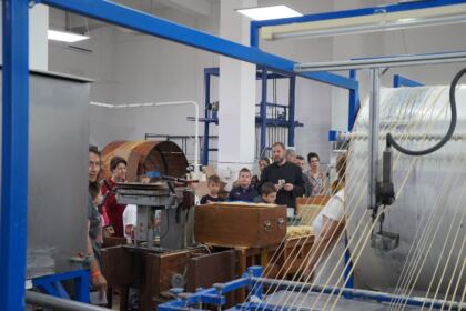 Copii, profesori şi părinţi în vizită la Centrul Eparhial – fotografia 29