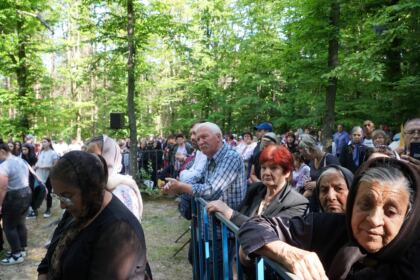 Pelerinajul tinerilor la Mănăstirea Buciumeni – fotografia 14