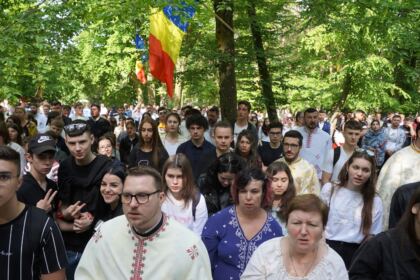Pelerinajul tinerilor la Mănăstirea Buciumeni – fotografia 24