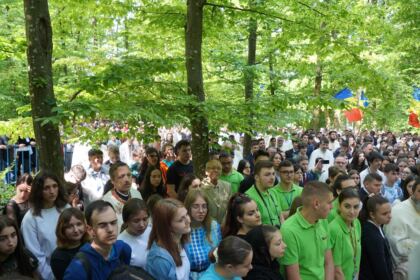 Pelerinajul tinerilor la Mănăstirea Buciumeni – fotografia 26