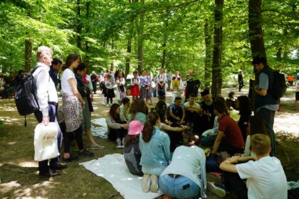 Pelerinajul tinerilor la Mănăstirea Buciumeni – fotografia 58