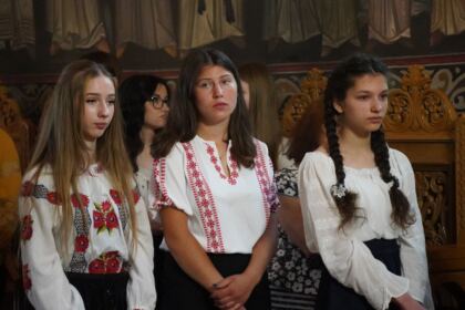 Curs festiv al elevilor seminarişti gălăţeni – fotografia 11