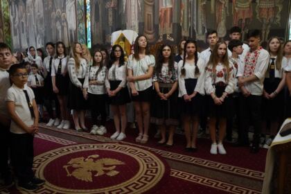 Curs festiv al elevilor seminarişti gălăţeni – fotografia 16
