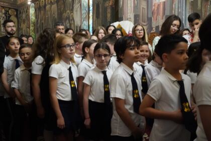 Curs festiv al elevilor seminarişti gălăţeni – fotografia 18