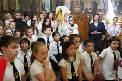 Curs festiv al elevilor seminarişti gălăţeni – fotografia 23